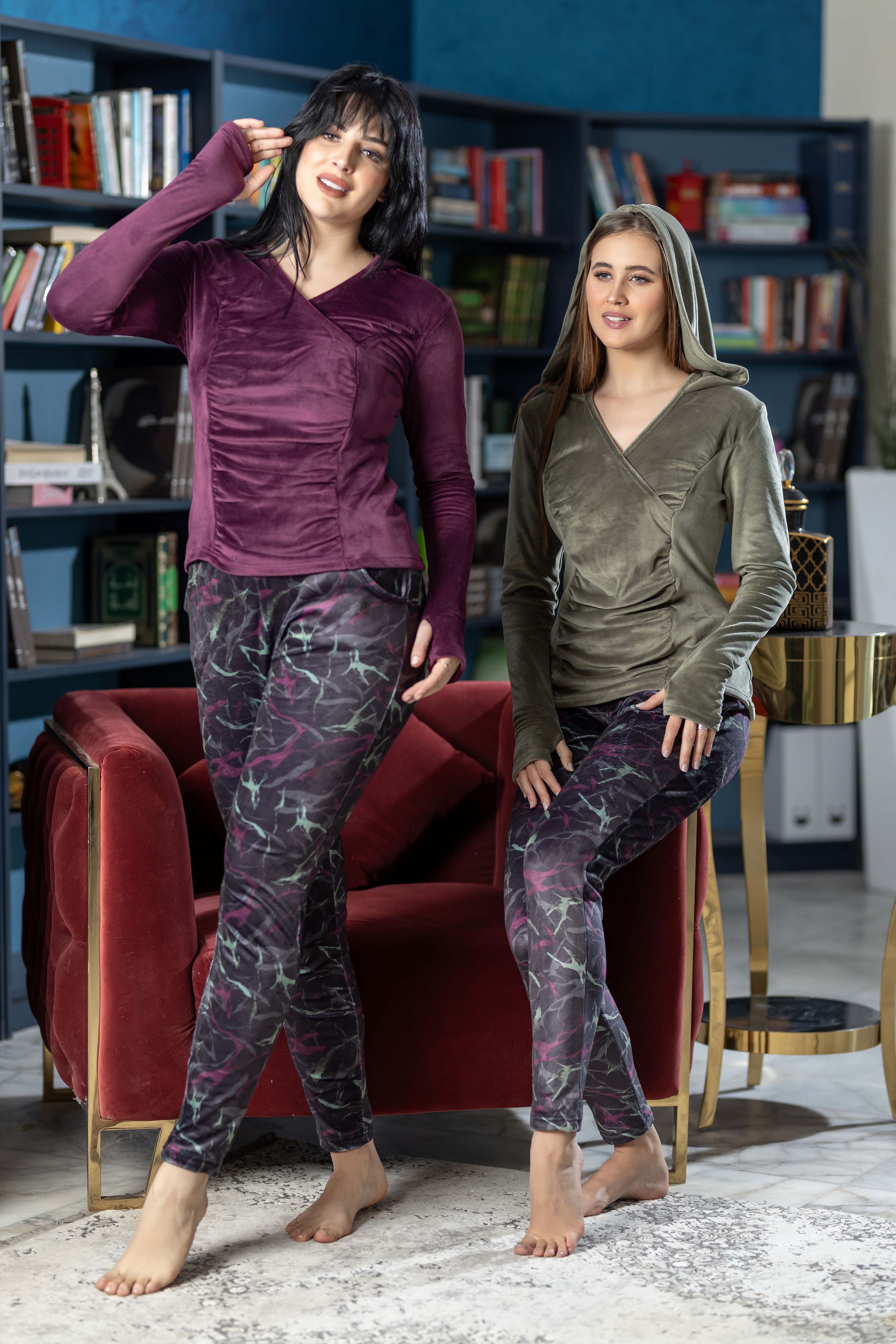 بيجامة مخملية قطعتين