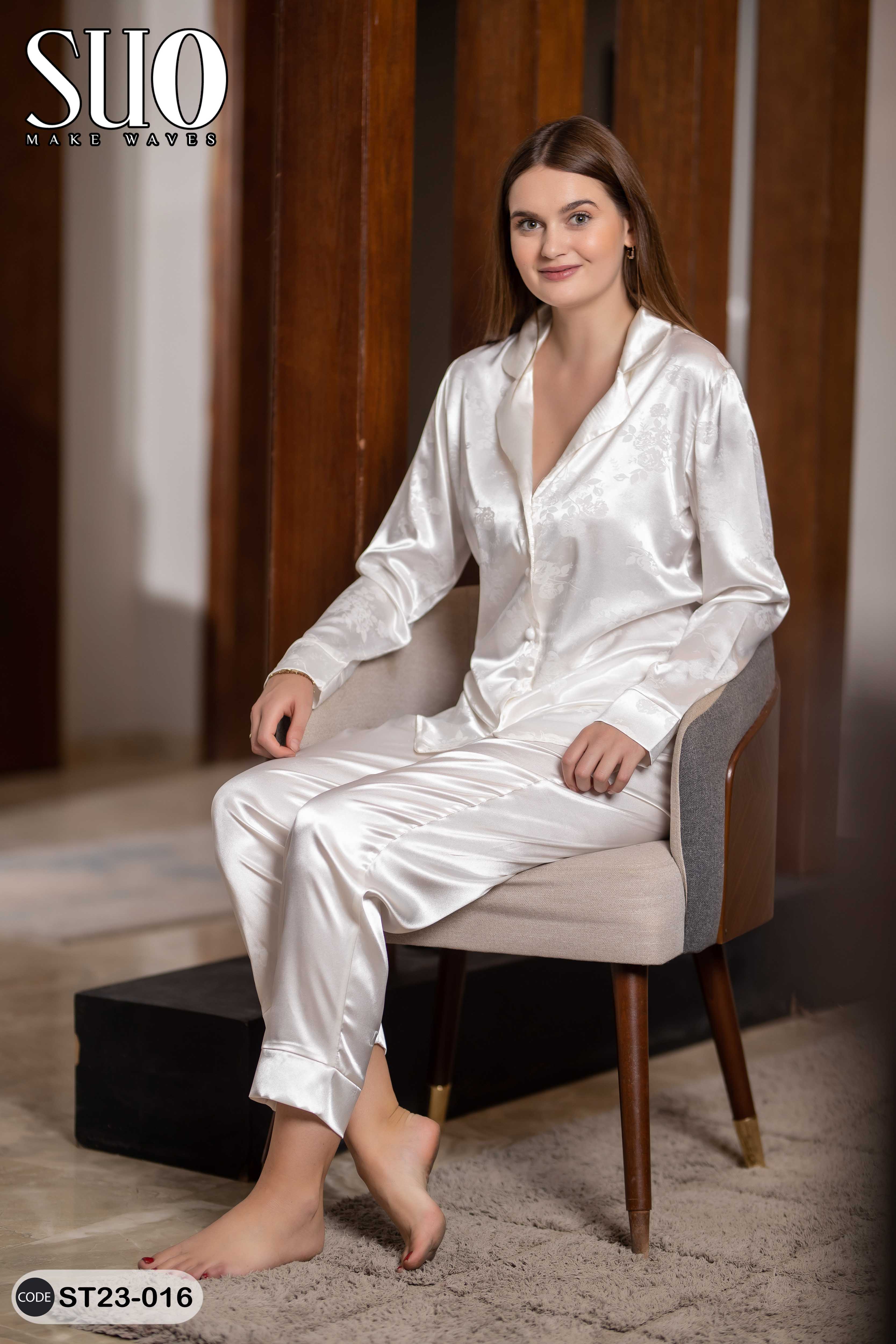 ST23-016-أسود