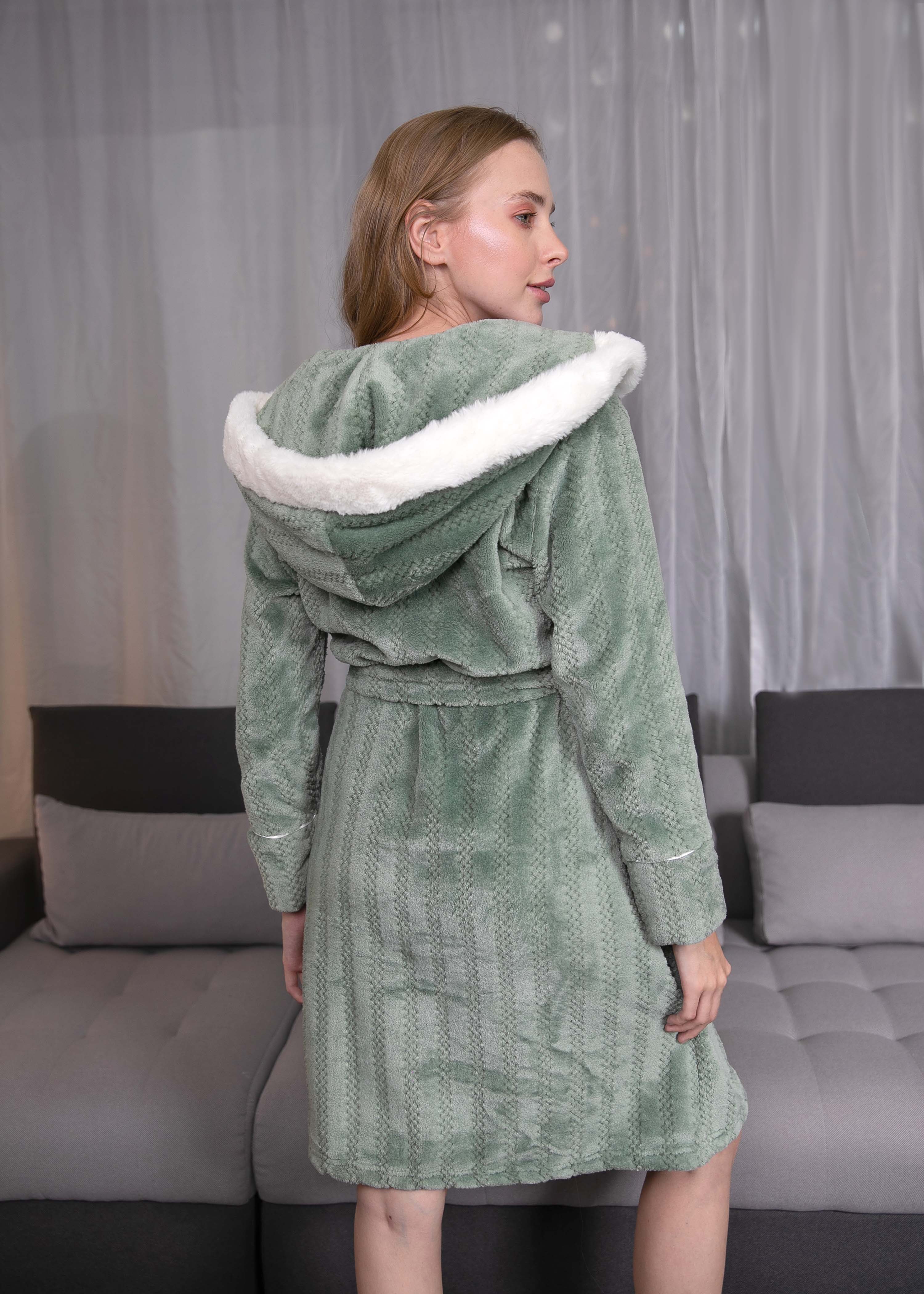 1 PC POLAR SHORT ROBE